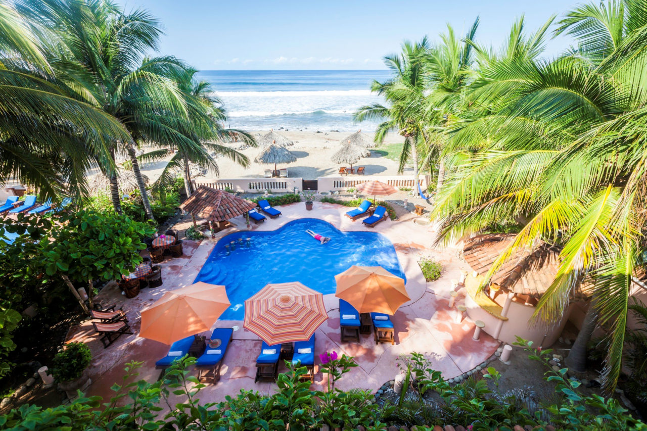Alberca y playa