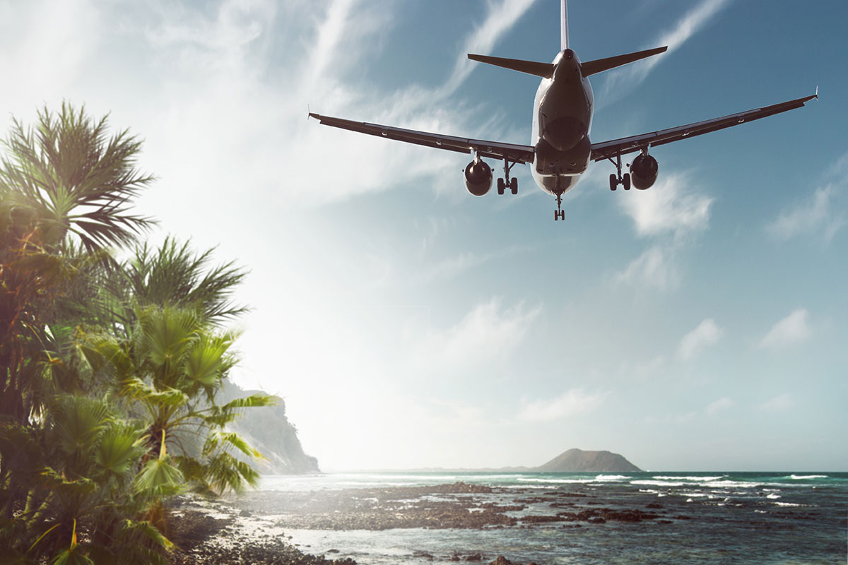 Avi�n arribando al Aeropuerto Internacional de Ixtapa-Zihuatanejo